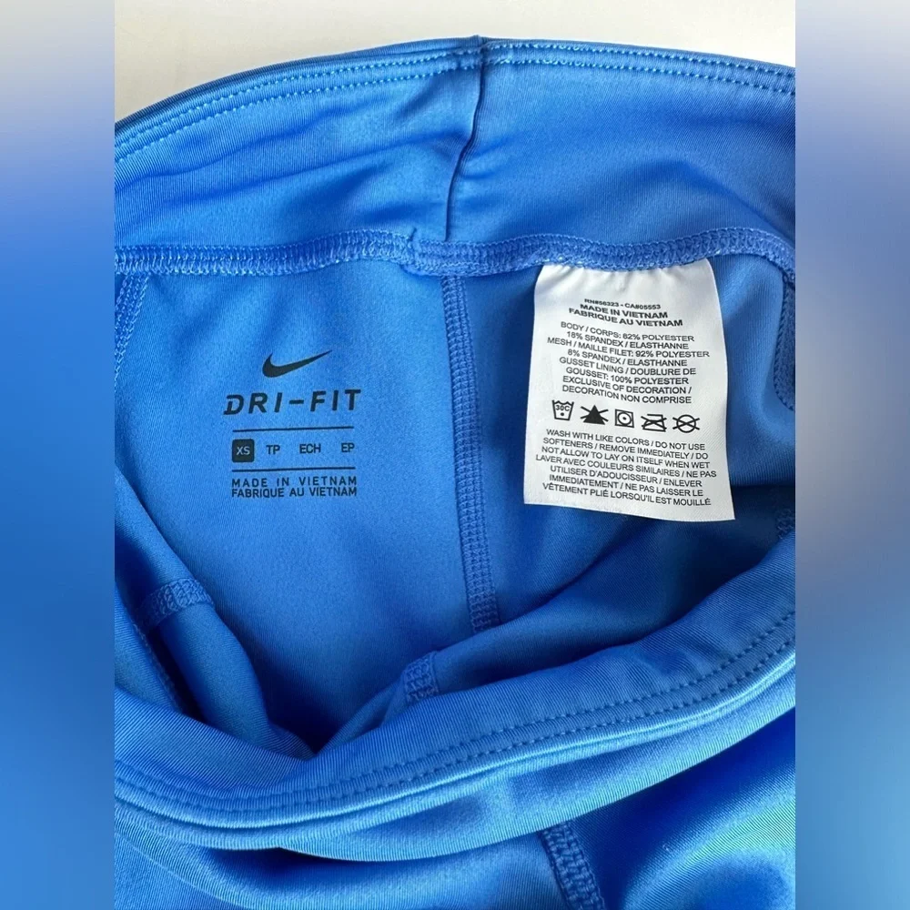 🩳 Nike Girls Tight Fit Training Shorts - Blue/White, Size XS 🌟